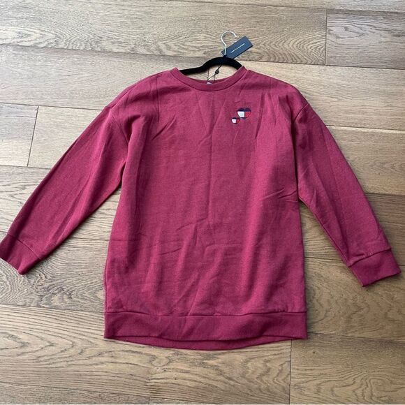 ✨ Tommy Hilfiger Iconic Logo Crewneck Sweatshirt – Size L, Burgundy – NWT! ✨ - Picture 3 of 5